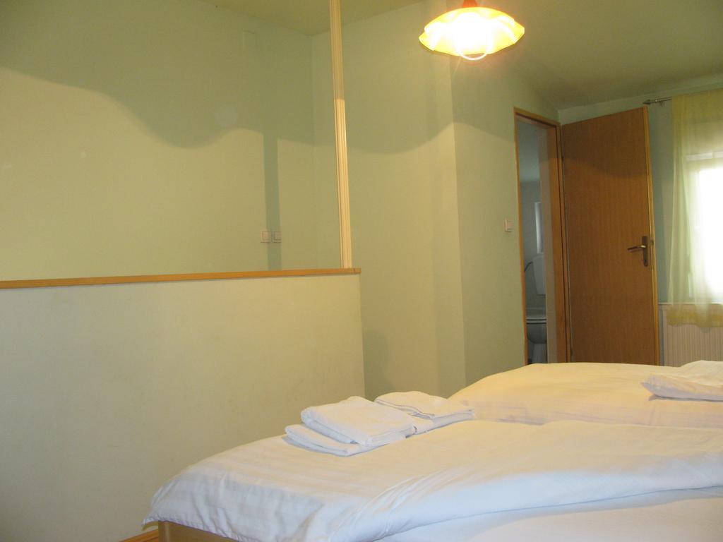 Apartments & Rooms Korzo Bród Szoba fotó